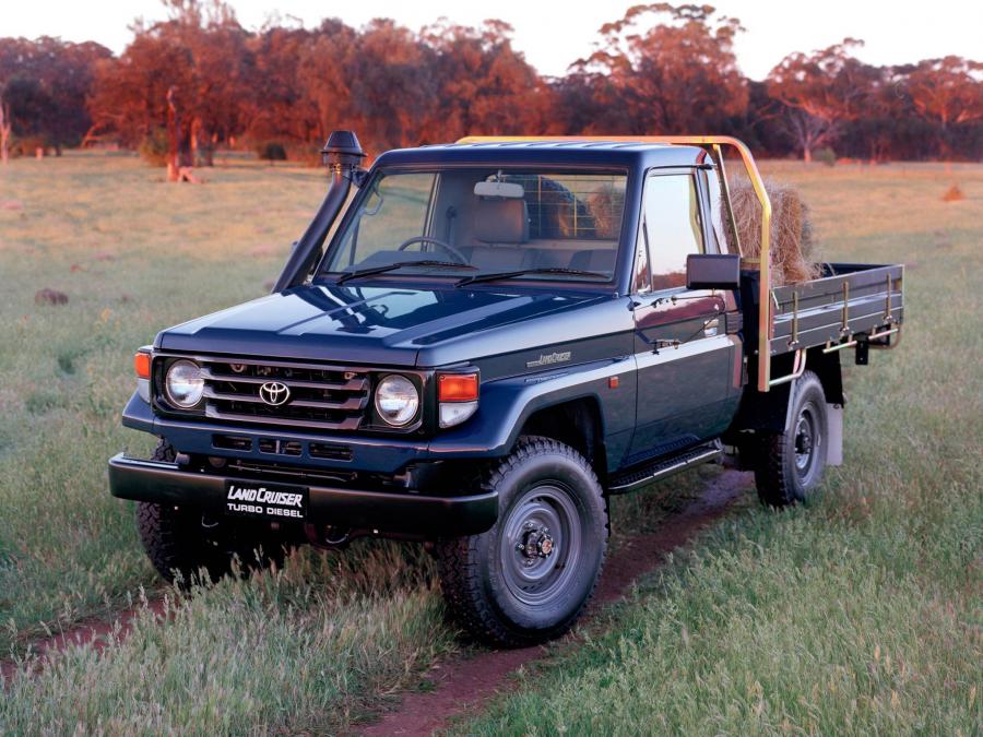  Toyota Land Cruiser 70 Cab Chassis 1999 года  (фото 5 из 7)